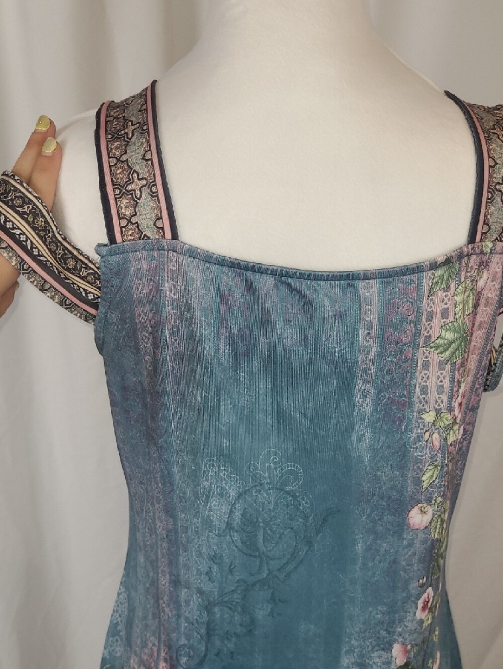 Boho Blue Floral Cold Shoulder V-Neck Summer Dress - Size MEDIUM - Picture 4 of 13